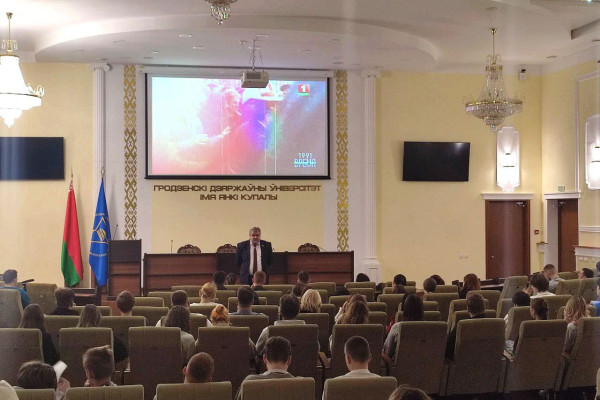 photo_5415945286741779281_y (1)